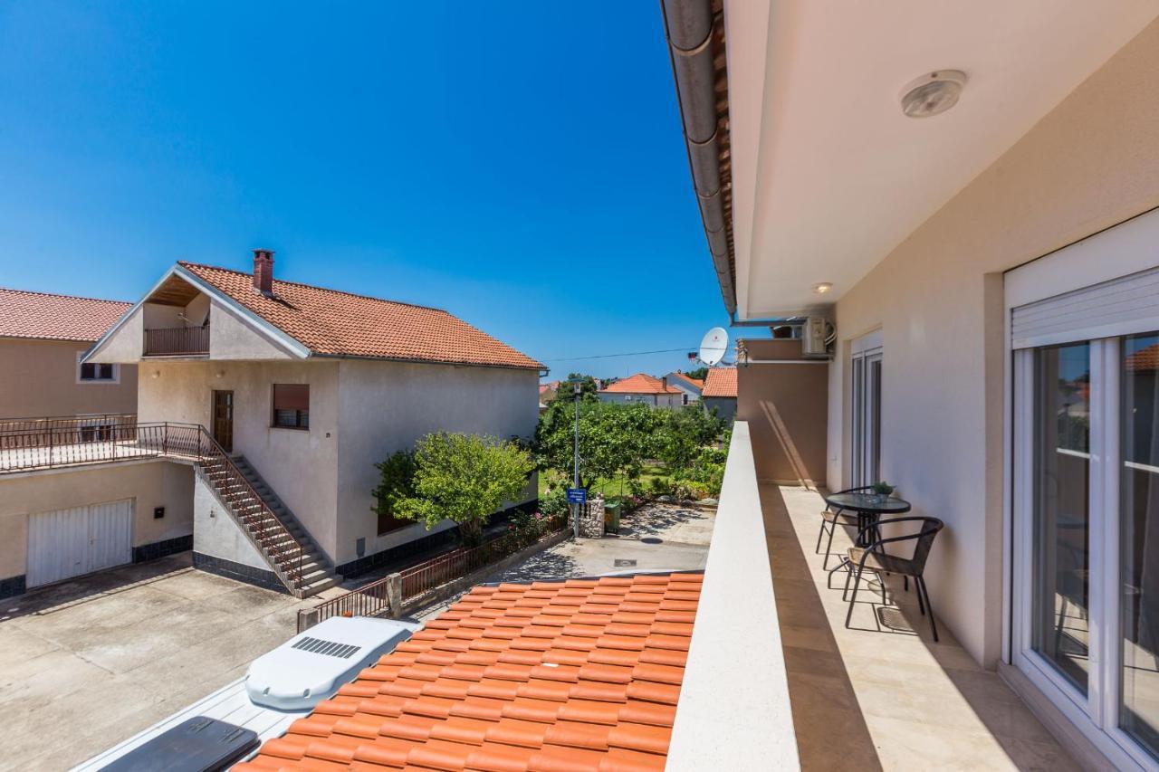 2Sis 2 Apartments Zadar Rum bild
