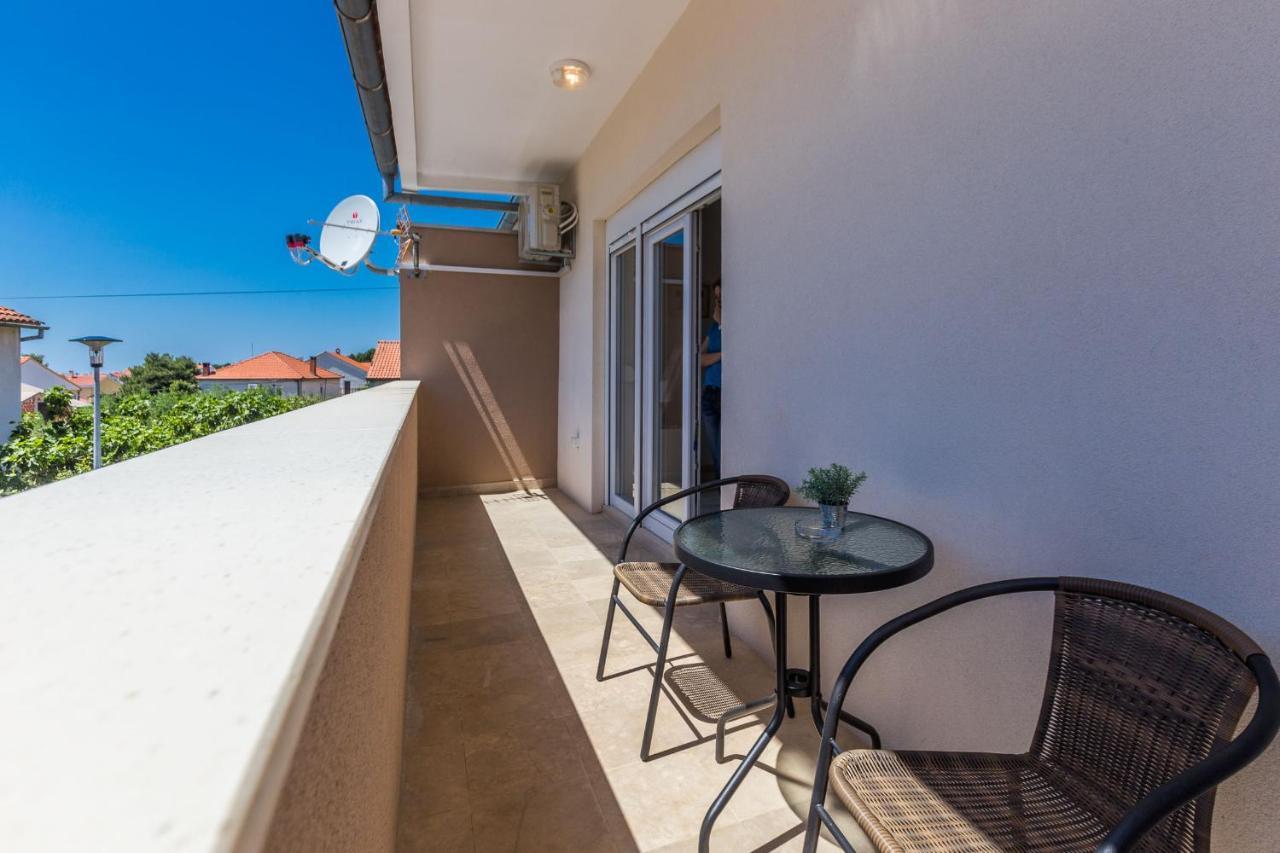2Sis 2 Apartments Zadar Rum bild